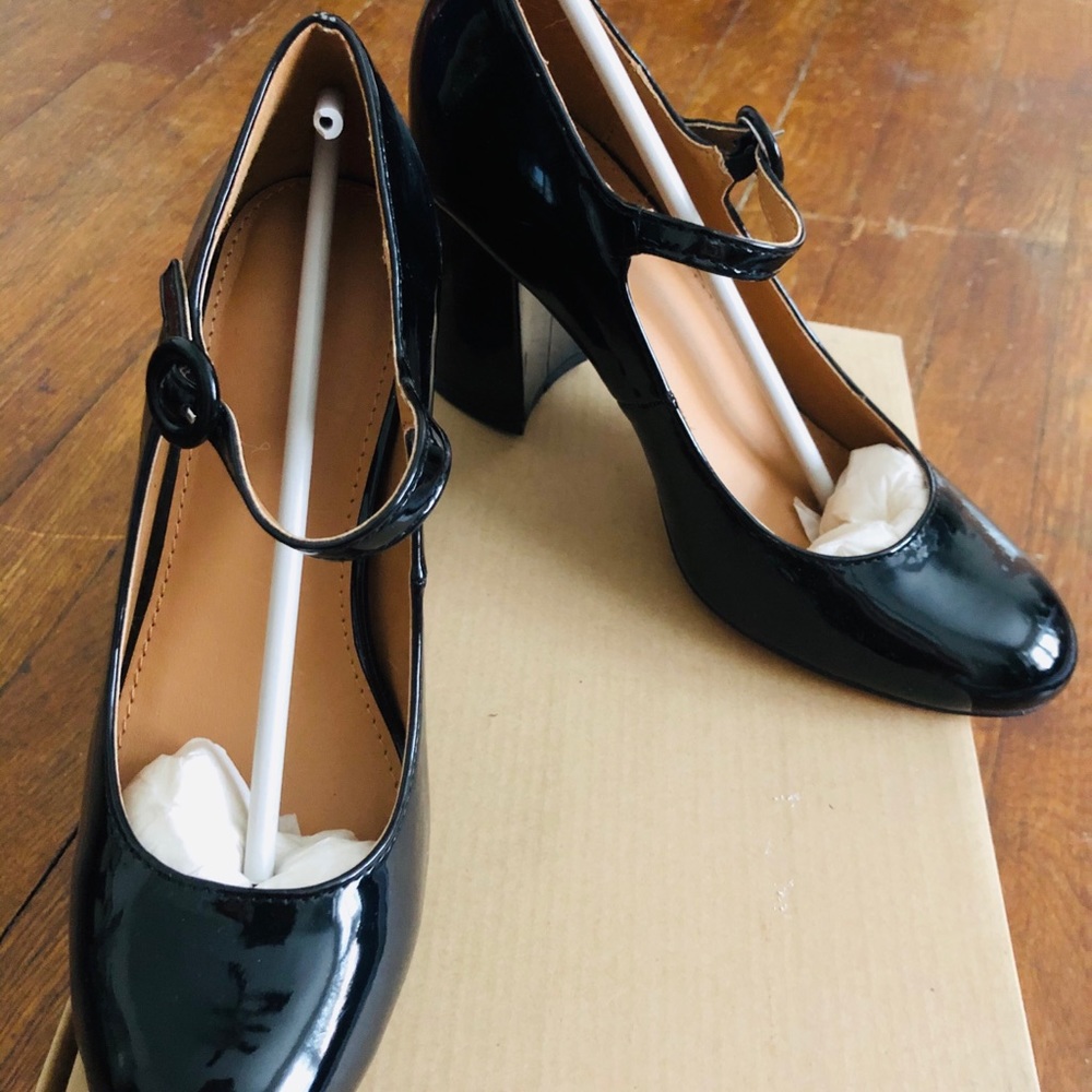 UO Patent Leather Mary Jane Pumps Size 8